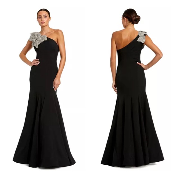 Mac Duggal Crepe One Shoulder Gown With Flower Size 6